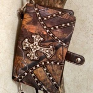 Rustic Couture Camouflage Wristlet Wallet/Purse